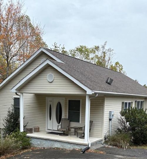 304 Hilltop Dr, Huddleston, VA, 24104-3127 | Card Image