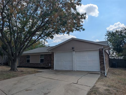 5325 Weddington Ct, Fort Worth, TX, 76133-5909 | Card Image