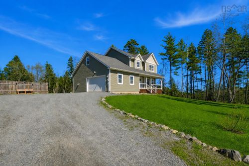 490 Crooked Stick Pass, Beaver Bank, NS, B4G0B8 | Card Image
