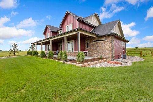 9260 Meadow Farms Dr, Milliken, CO, 80543-8904 | Card Image