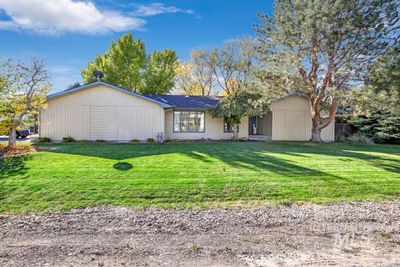 247 Edwards Dr, House other with 3 bedrooms, 2 bathrooms and 2 parking in Twin Falls ID | Image 1