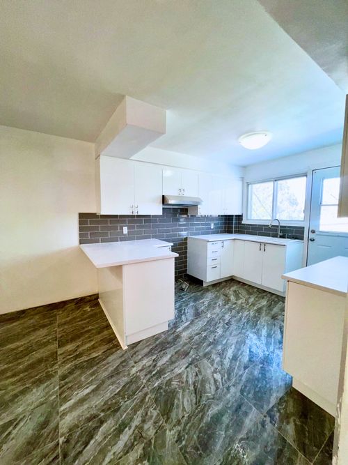 285 4e Rue, Laval, QC, H7N2A6 | Card Image