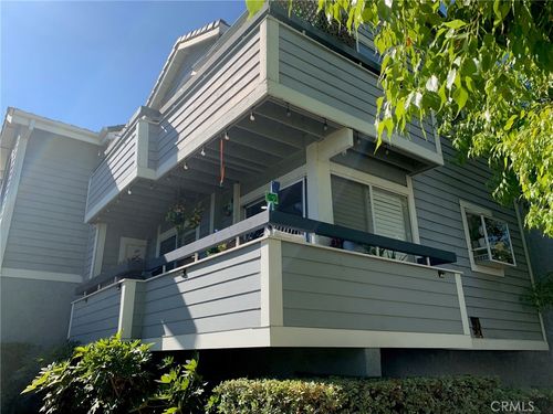 427-26918 Flo Ln, Canyon Country, CA, 91351-5257 | Card Image