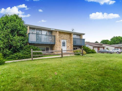 521 Seminole Way, Deforest, WI, 53532-3013 | Card Image