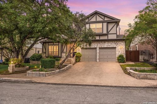 18 Court Cir, San Antonio, TX, 78209-2061 | Card Image