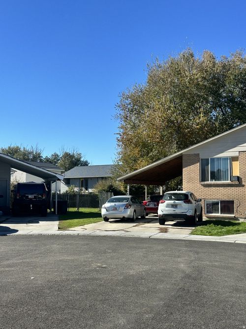 a-3315 W Valcrest Cir, West Valley City, UT, 84119-2638 | Card Image