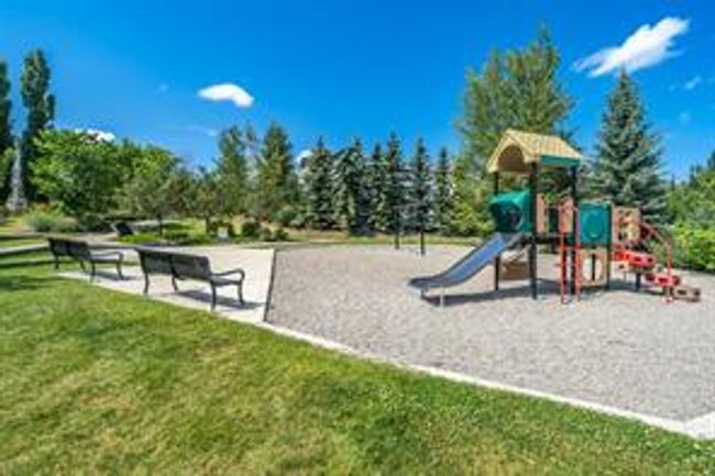 36 Springborough Pt Sw, House detached with 3 bedrooms, 2 bathrooms and 4 parking in Calgary AB | Image 28