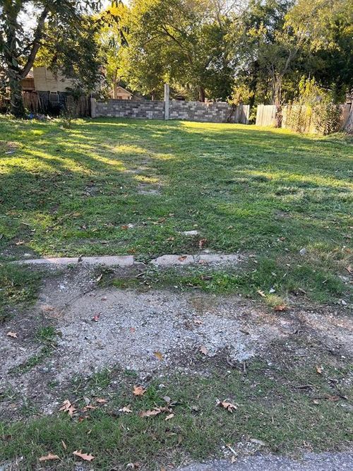 7009 Amber St, Houston, TX, 77022-4805 | Card Image