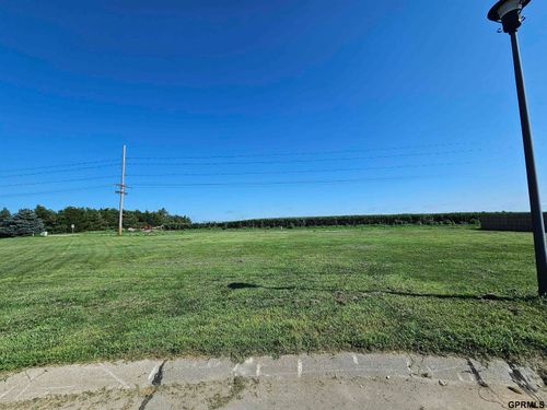 811 W Grandview St, Sutton, NE, 68979-2438 | Card Image