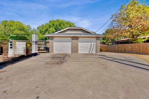 1105 Quail Valley Dr, Georgetown, TX, 78626-8754 | Card Image