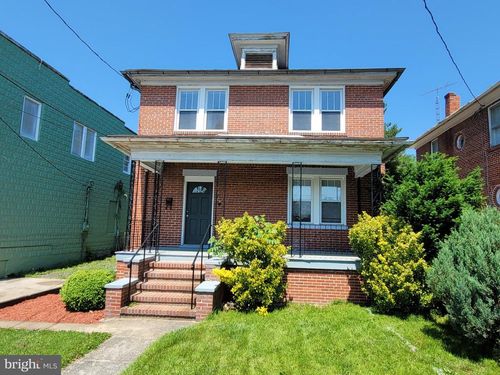 833 Winchester Ave, MARTINSBURG, WV, 25401-1709 | Card Image