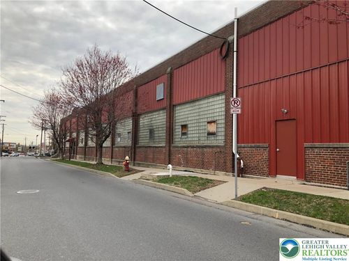 550 S Green St, Nazareth, PA, 18064-2706 | Card Image