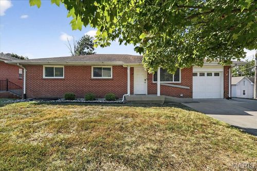 8126 Fawn Ave, Brentwood, MO, 63144-2527 | Card Image