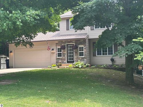 4564 Harr Dr, Traverse City, MI, 49685-6886 | Card Image