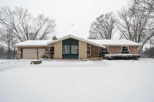 W136N8741 Esquire Road, Menomonee Falls, WI, 53051 | Card Image