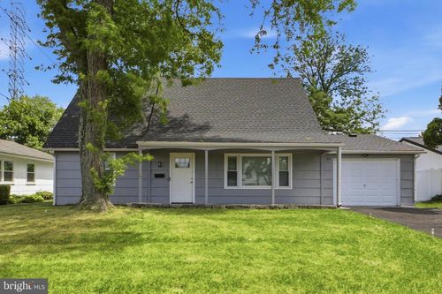 12 Holbrook Ln, Willingboro, NJ, 08046-1811 | Card Image