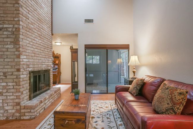 4 Royal Oaks Blvd, House other with 3 bedrooms, 2 bathrooms and null parking in Hickory Creek TX | Image 8