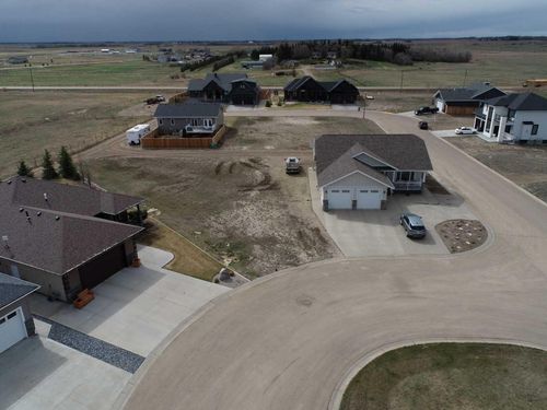 6927 Meadowview Close, Stettler, AB, T0C2L1 | Card Image