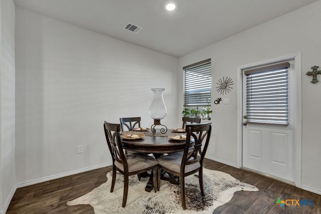 Breakfast area | Image 8