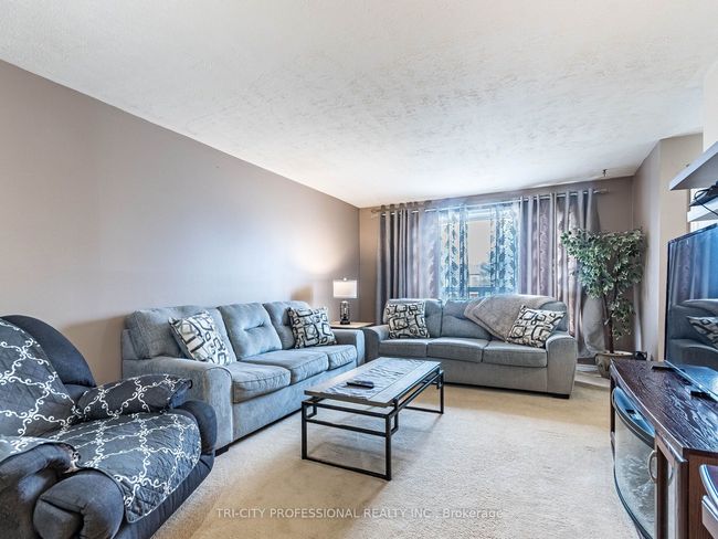 866 Krosno Blvd, House attached with 5 bedrooms, 2 bathrooms and 2 parking in Pickering ON | Image 7