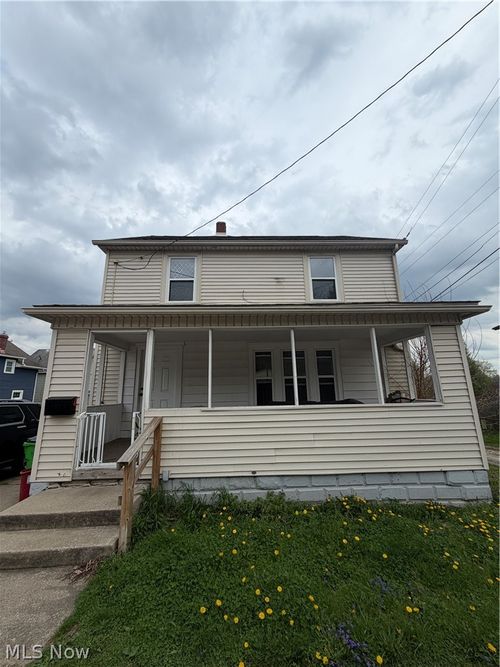 1015 Romig Ave, Barberton, OH, 44203-1617 | Card Image