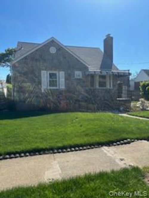 1210 Terrace Boulevard, North Hempstead, NY, 11040 | Card Image