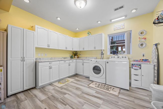 Laundry Room | Image 29