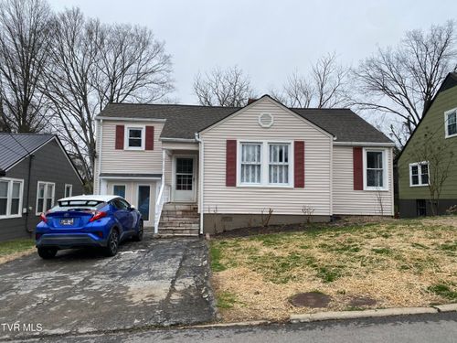 315 Oak Grove Ave, Greeneville, TN, 37745-3917 | Card Image