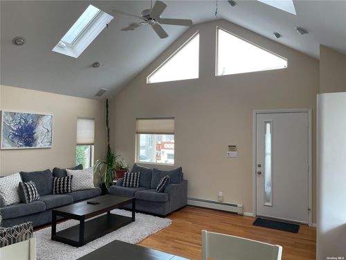 40 Malone Ave, East Atlantic Beach, NY, 11561-1009 | Card Image