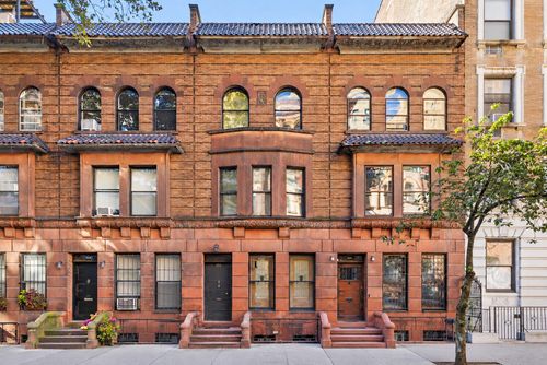 324 W 85th St, New York, NY, 10024-3802 | Card Image