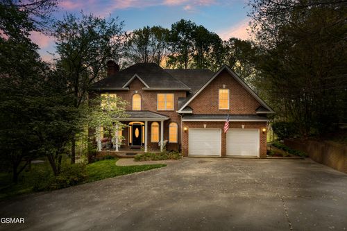 639 S Arch Rock Dr, Sevierville, TN, 37876-8007 | Card Image