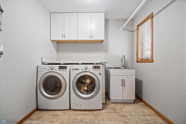 Main Floor Laundry | Image 22