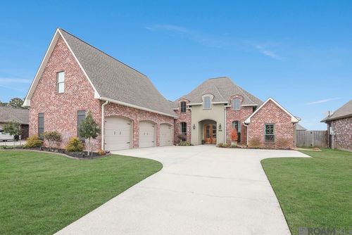 13275 Brookcrest Dr, Walker, LA, 70785-5528 | Card Image