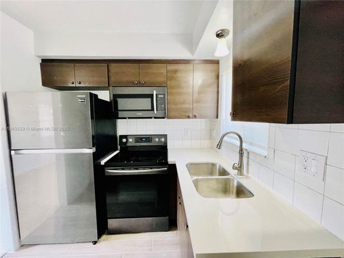 1-36 Nw 52nd St, Miami, FL, 33127-1902 | Card Image