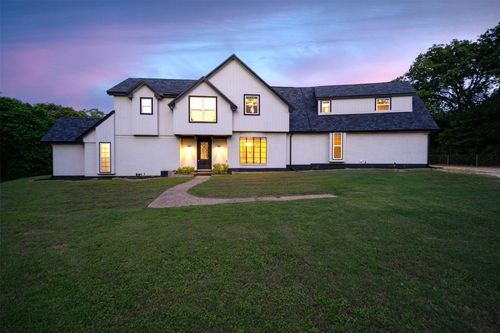 7511 Willow Oak Ln, Arlington, TX, 76001-7042 | Card Image