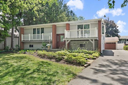 1151 Country Club Rd, Lake Zurich, IL, 60047-2123 | Card Image