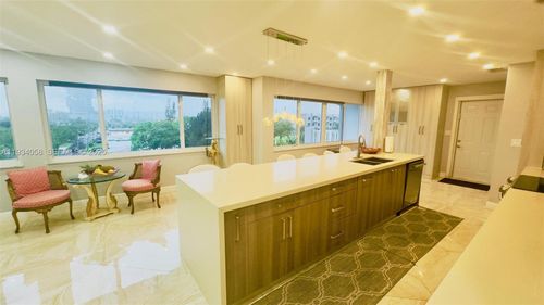 apt-502s-329 Se 3rd St, Hallandale Beach, FL, 33009-5679 | Card Image