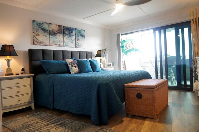 Bedroom opens to balcony | Image 12