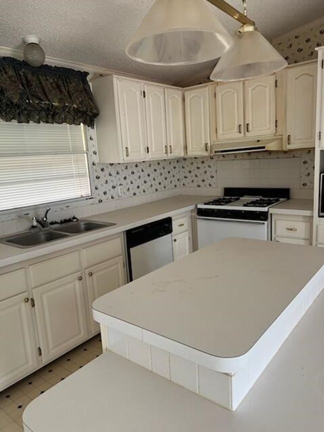 9731 Block Line Rd, House other with 3 bedrooms, 2 bathrooms and 1 parking in Snyder TX | Image 5