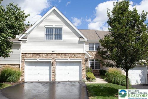 490 Inverness Cir, Williams Twp, PA, 18042-7096 | Card Image