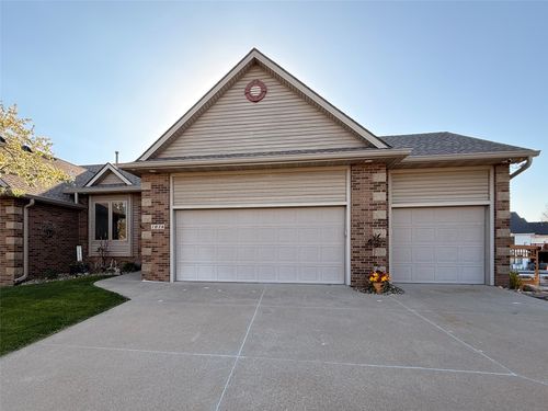 1016 Nw Waterfront Dr, Ankeny, IA, 50023-9152 | Card Image