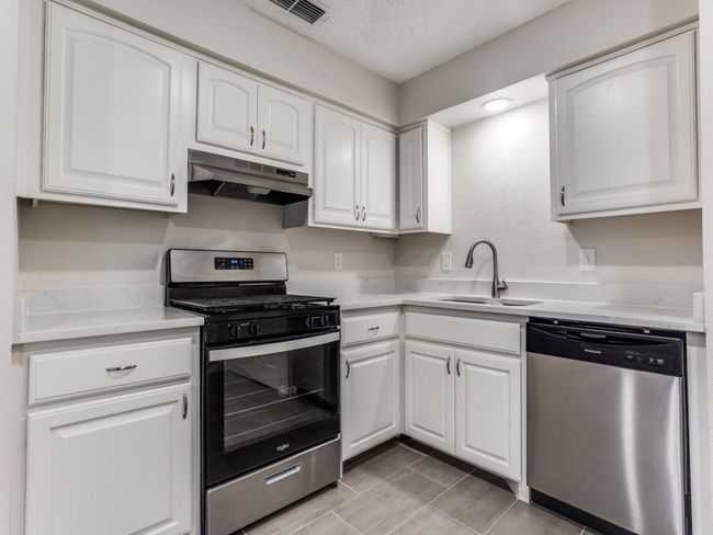 1810 Running River Rd, House other with 3 bedrooms, 3 bathrooms and null parking in Garland TX | Image 5