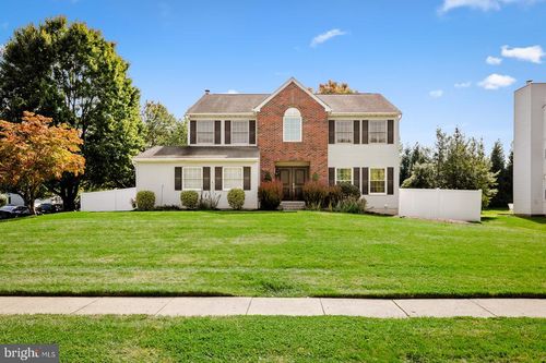 1389 Fountain Rd, NEWTOWN, PA, 18940-3702 | Card Image