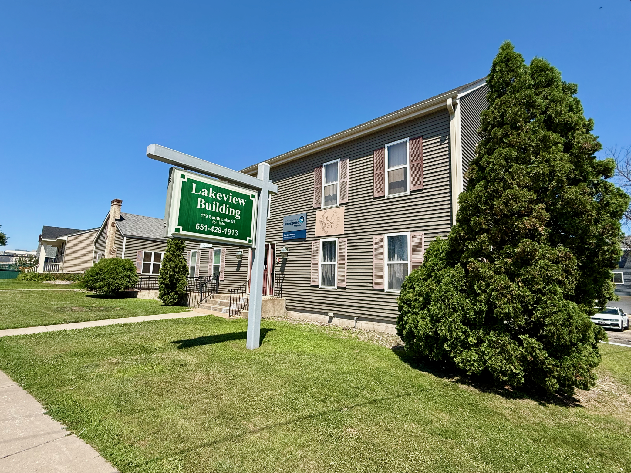 Commercial Lease in Forest Lake 4