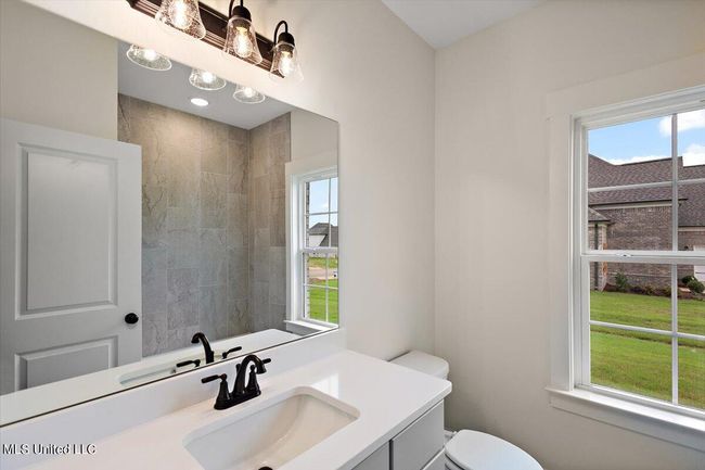 Guest bath | Image 37