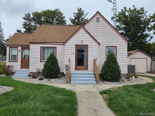 703 N State St, Caro, MI, 48723-1545 | Card Image