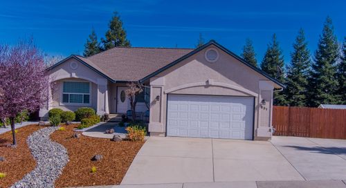 531 Fair Hill Dr, Redding, CA, 96003-5219 | Card Image