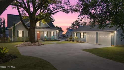 209 Clarendon Ave, Southport, NC, 28461-3811 | Card Image