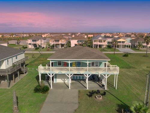 986 Bahama Dr, Crystal Beach, TX, 77650-3431 | Card Image