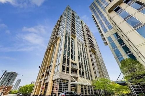 1815-700 N Larrabee St, Chicago, IL, 60654-7021 | Card Image